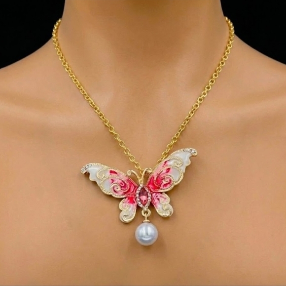 Gold plated pink and white crystal pearl butterfly necklace/brooch - Picture 3 of 12